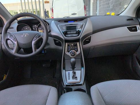 Used 2013 Hyundai Elantra GLS w/ Preferred Pkg image 15