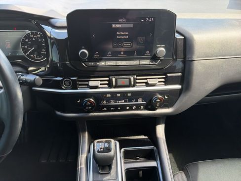 Used 2024 Nissan Pathfinder SV FWD image 26