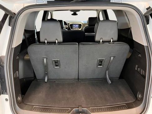 Certified 2023 GMC Acadia SLT image 8