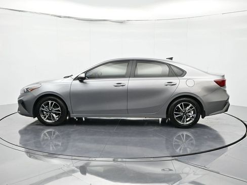 Used 2023 Kia Forte LXS image 8
