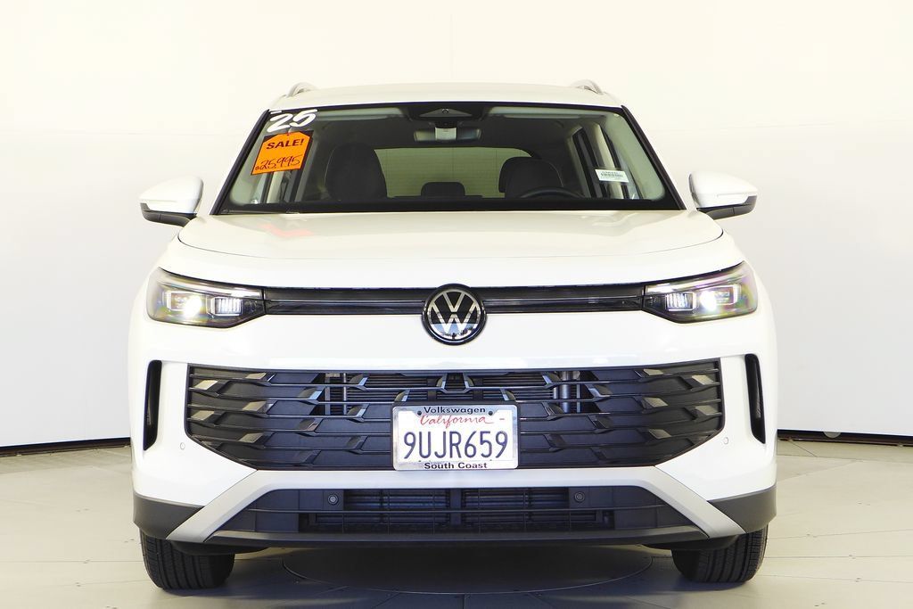 Used 2025 Volkswagen Tiguan S FWD image 3