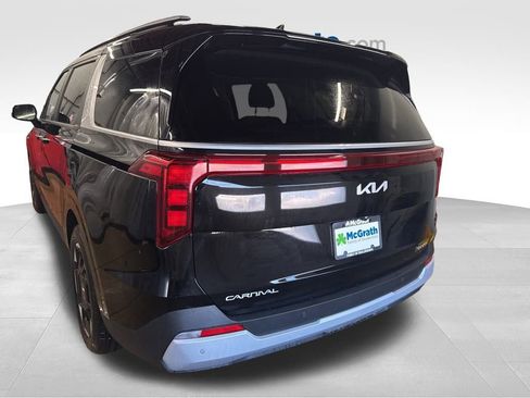 New 2026 Kia Carnival EX FWD image 5