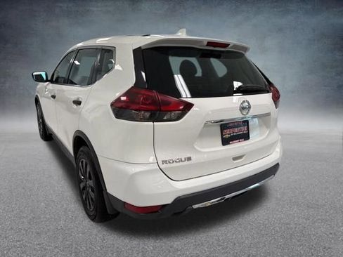 Used 2018 Nissan Rogue S image 9