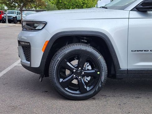 New 2026 Jeep Grand Cherokee Limited AWD/4WD image 9