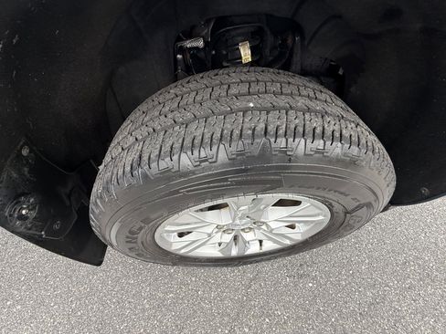 Used 2019 GMC Canyon SLE w/ Driver Alert Package image 34