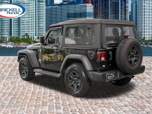 Used 2019 Jeep Wrangler Sport AWD/4WD image 5