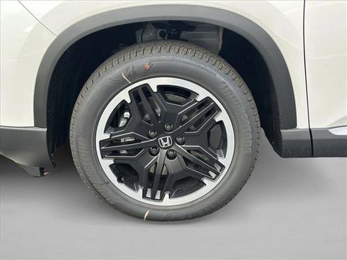 Certified 2026 Honda Pilot image 10
