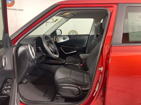 Used 2022 Kia Soul LX w/ Technology Package image 13