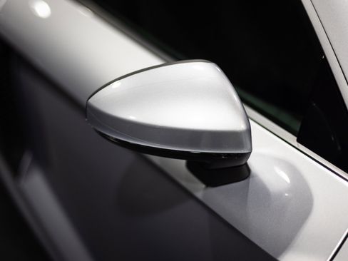 Used 2017 Audi R8 V10 w/ Carbon Exterior Package image 26