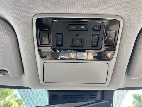 Used 2025 Toyota Grand Highlander AWD image 29