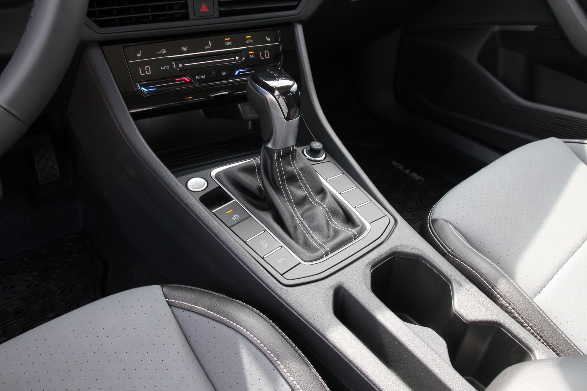 Certified 2026 Volkswagen Jetta SE FWD image 20