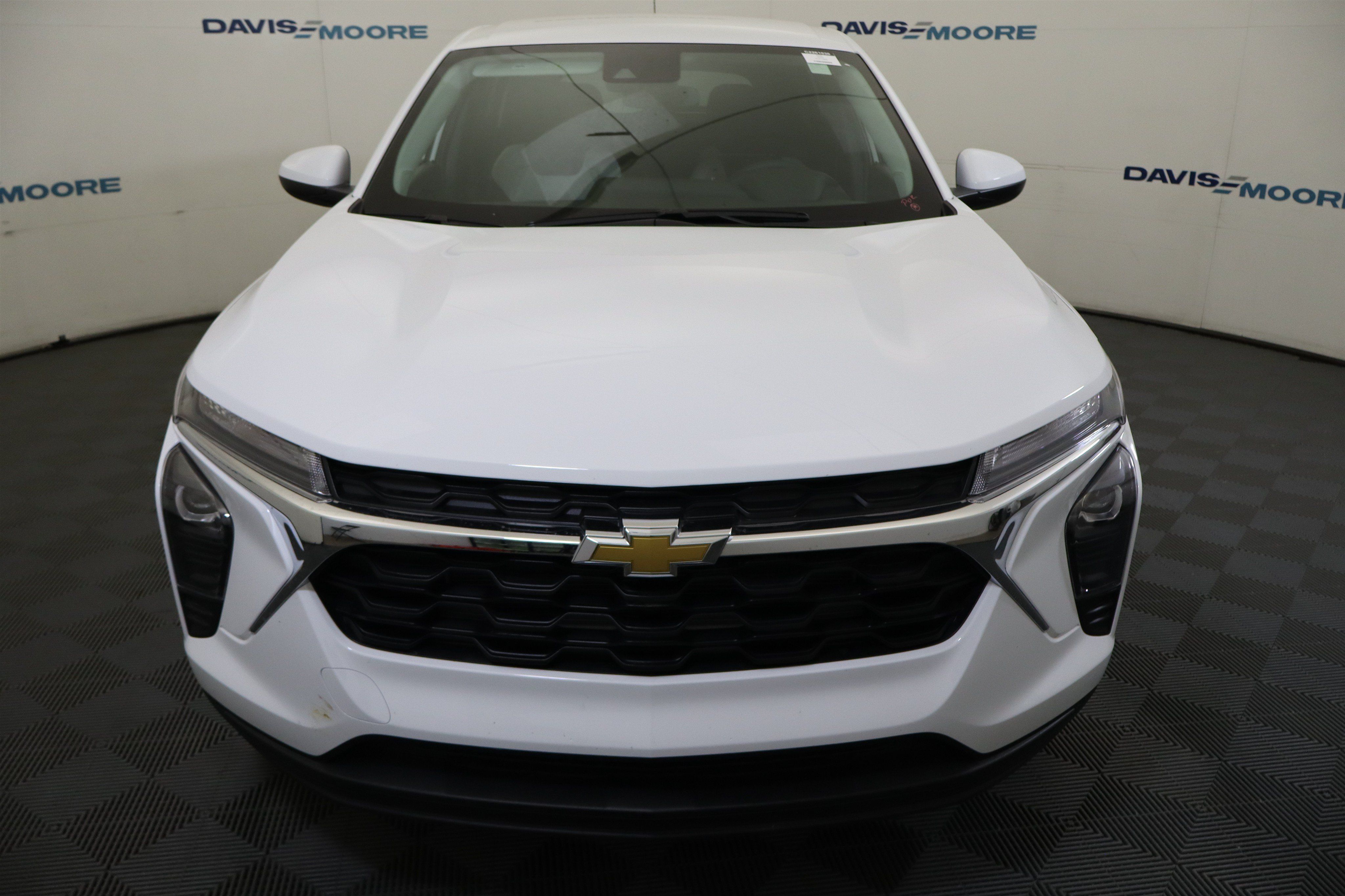 New 2026 Chevrolet Trax LS w/ LS Convenience Package FWD image 14