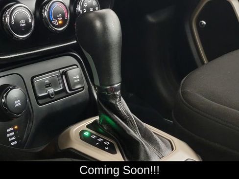 Used 2016 Jeep Renegade 75th Anniversary image 24
