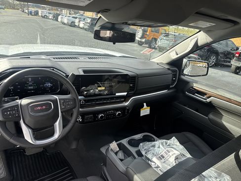 New 2026 GMC Sierra 1500 Elevation image 14