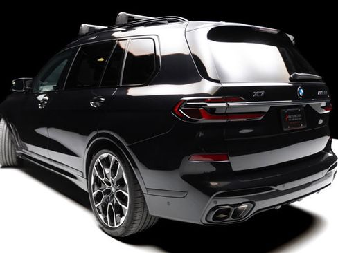 Used 2023 BMW X7 M60i w/ Executive Package image 22