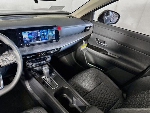 New 2026 Nissan Kicks SV AWD/4WD image 18