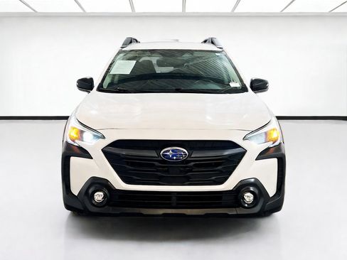Used 2024 Subaru Outback Premium AWD/4WD image 2