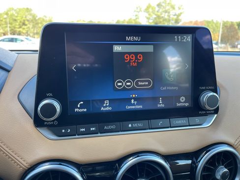 Used 2025 Nissan Sentra SV w/ SV Premium Package image 10