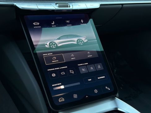 Used 2025 Lucid Air Pure RWD image 28