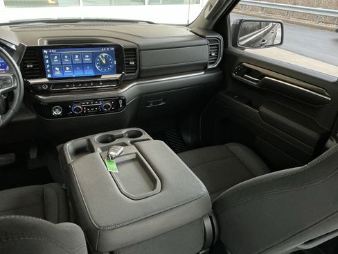 Used 2024 Chevrolet Silverado 1500 LT image 16