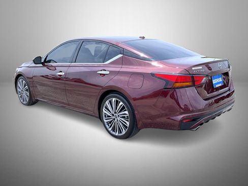 Used 2024 Nissan Altima 2.5 SL FWD image 7