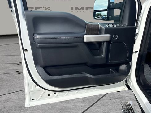 Used 2021 Ford F350 Lariat w/ Lariat Ultimate Package AWD/4WD image 19