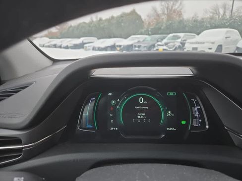 Used 2022 Hyundai Ioniq Limited image 11