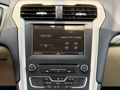Used 2016 Ford Fusion SE FWD image 29
