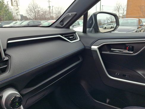 Used 2021 Toyota RAV4 XSE image 32