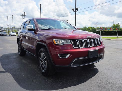 Used 2017 Jeep Grand Cherokee Limited w/ Trailer Tow Group IV AWD/4WD image 3