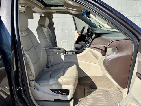 Used 2015 Cadillac Escalade ESV Premium image 7