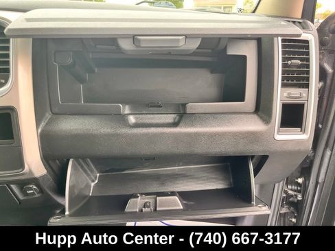 Used 2020 RAM 1500 Classic SLT AWD/4WD image 17