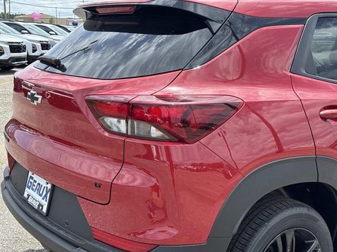 New 2026 Chevrolet TrailBlazer LT w/ Midnight Edition FWD image 13