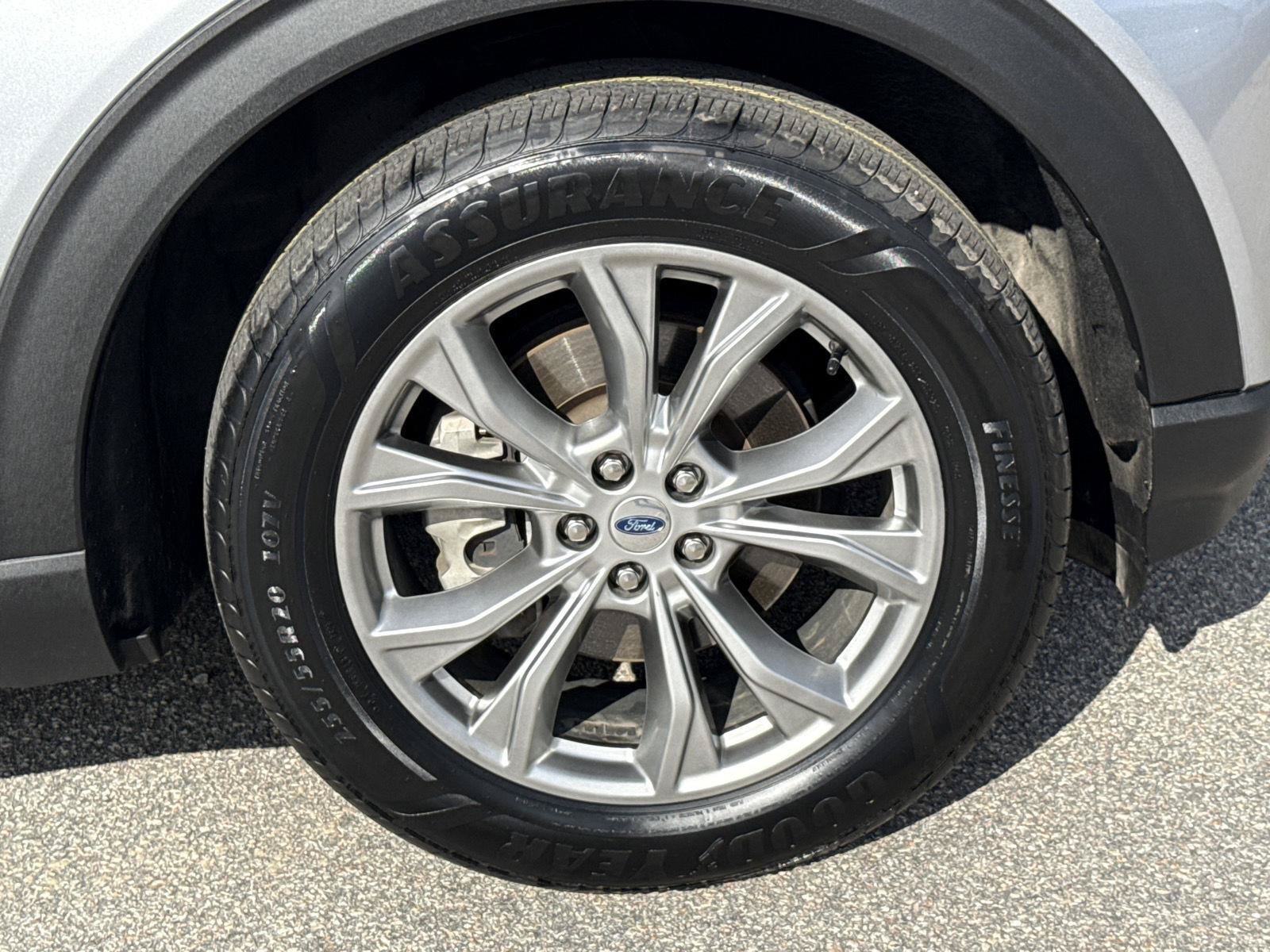 Used 2024 Ford Explorer Limited AWD/4WD image 11