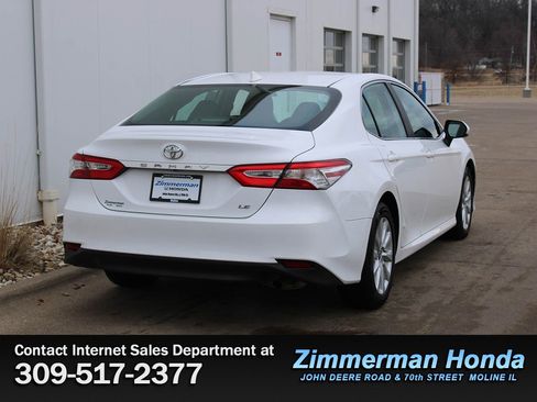 Used 2020 Toyota Camry LE image 2