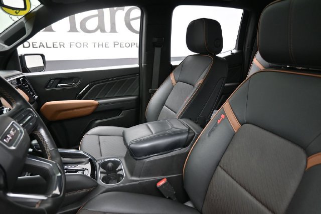 Used 2025 GMC Canyon AT4 w/ Technology Plus Package AWD/4WD image 17