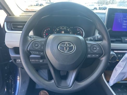 Used 2025 Toyota RAV4 XLE w/ Convenience Package image 14