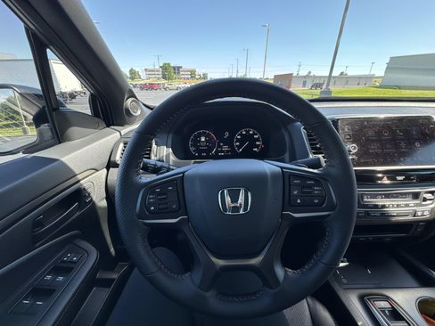 Used 2025 Honda Ridgeline TrailSport+ image 14