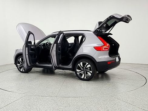 New 2026 Volvo XC40 B5 Plus w/ Climate Package AWD/4WD image 12