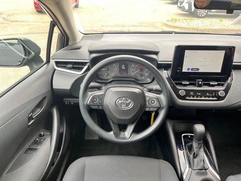 Used 2025 Toyota Corolla LE FWD image 8