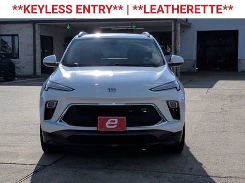 Used 2024 Buick Encore GX Sport Touring image 2