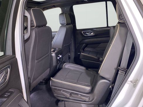 Used 2024 GMC Yukon AT4 w/ AT4 Premium Plus Package AWD/4WD image 14