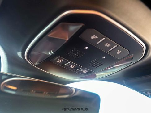 Used 2019 Ferrari Portofino image 23