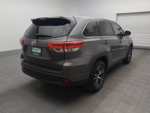 Used 2019 Toyota Highlander LE FWD image 9