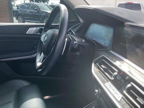 Used 2022 BMW X7 xDrive40i w/ Premium Package image 18