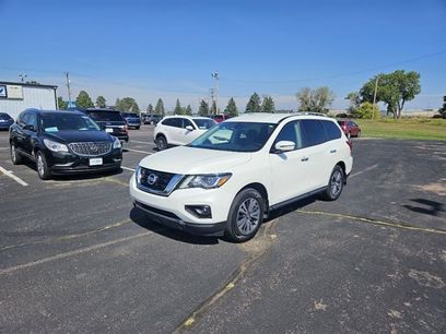 Used 2020 Nissan Pathfinder SV
