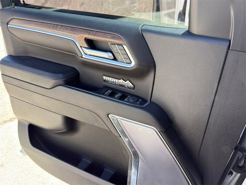 Used 2023 Chevrolet Silverado 1500 High Country w/ Technology Package image 20