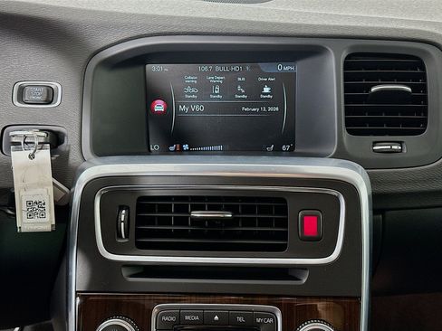 Used 2015 Volvo V60 T5 Cross Country Platinum image 15