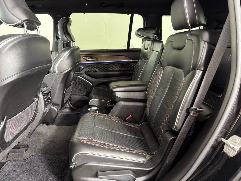 Used 2021 Jeep Grand Cherokee L Summit w/ Luxury Tech Group V AWD/4WD image 20