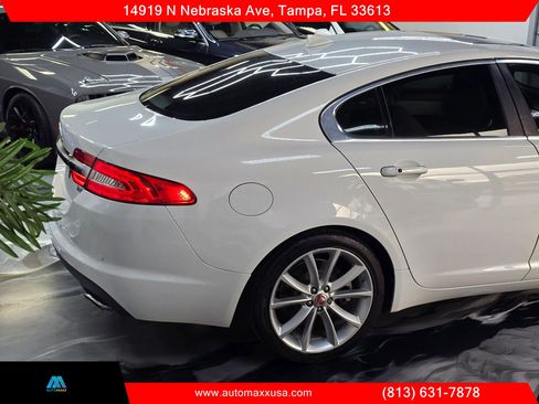 Used 2015 Jaguar XF Sport RWD image 14